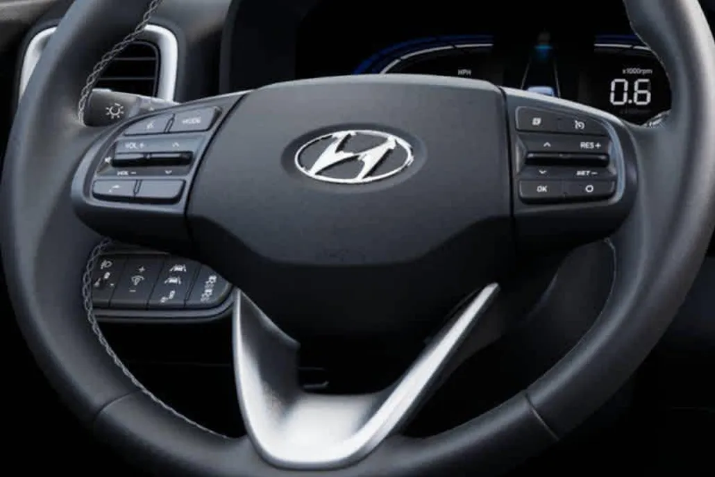 2025 Hyundai Venue SEL Limited photo 1