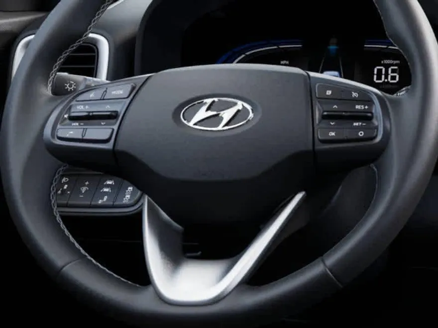 2025 Hyundai Venue SEL Limited photo 1