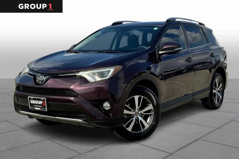 2018 Toyota RAV4 XLE photo 1