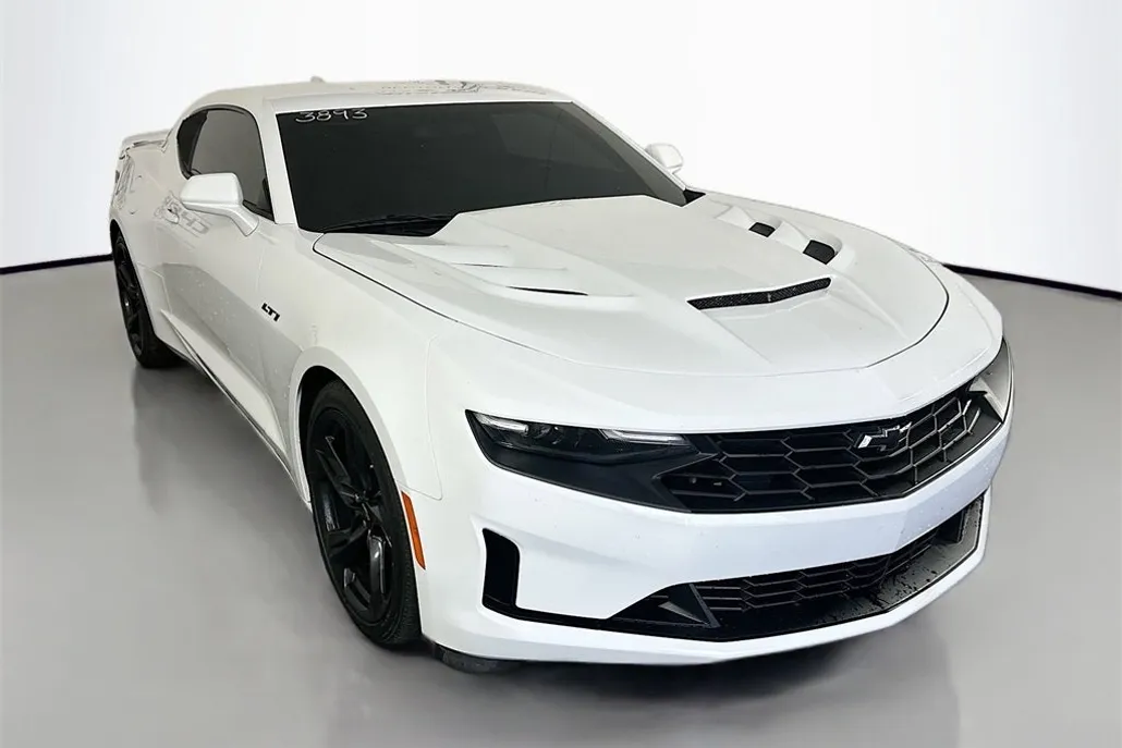 2020 Chevrolet Camaro LT1 photo 1