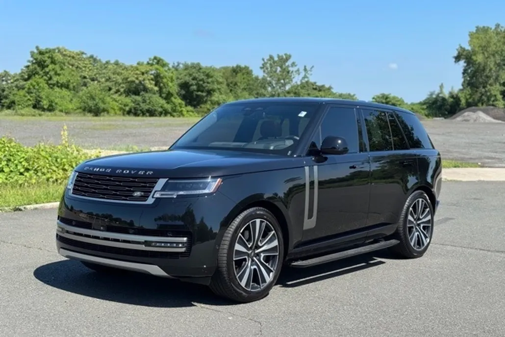 2024 Land Rover Range Rover SE photo 1
