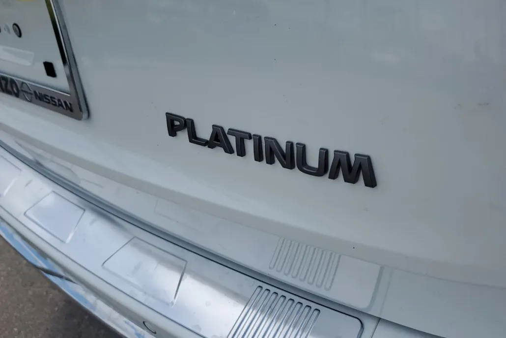 2025 Nissan Rogue Platinum photo 1