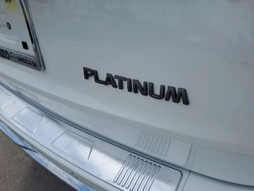 2025 Nissan Rogue Platinum photo 1
