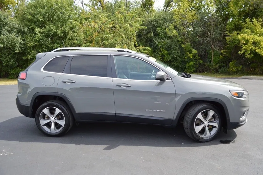 2019 Jeep Cherokee Limited photo 1