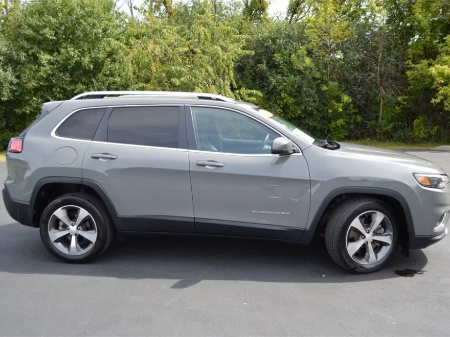 2019 Jeep Cherokee Limited photo 1