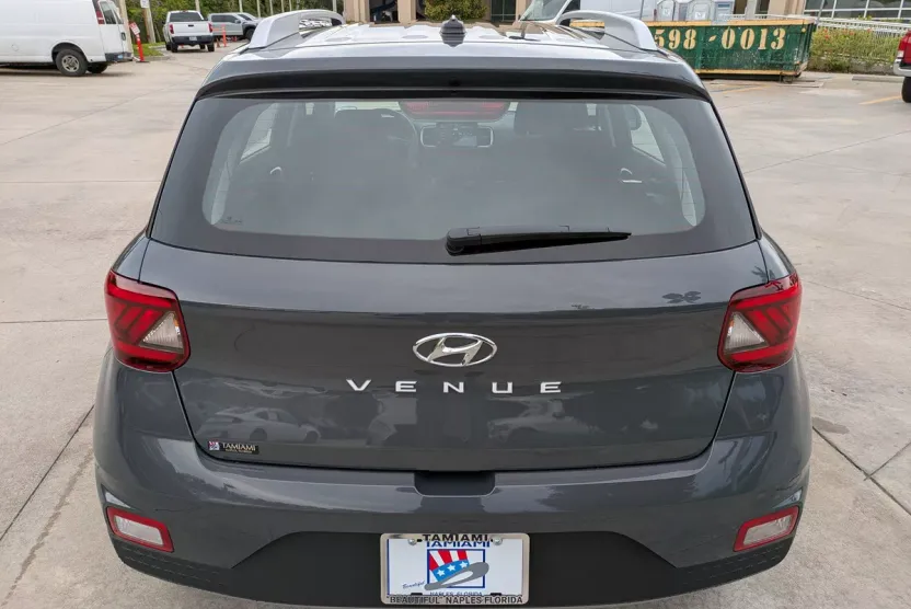 2025 Hyundai Venue SEL photo 1