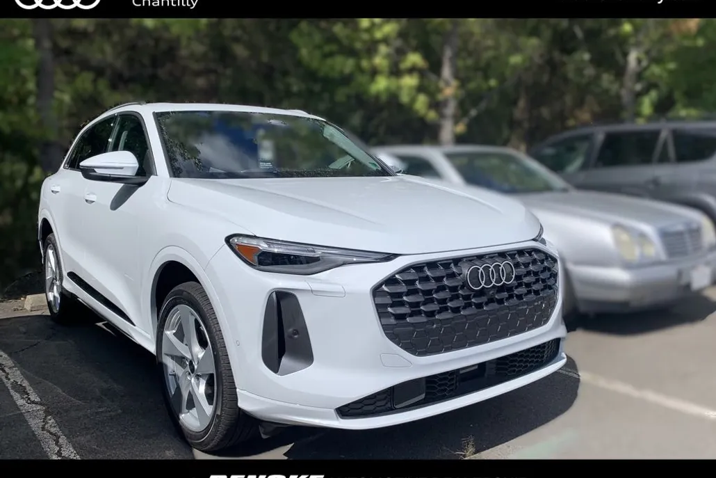 2025 Audi Q5 2.0T Premium Plus photo 1