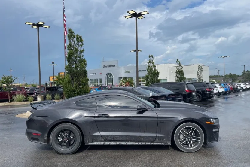2022 Ford Mustang GT Premium photo 1