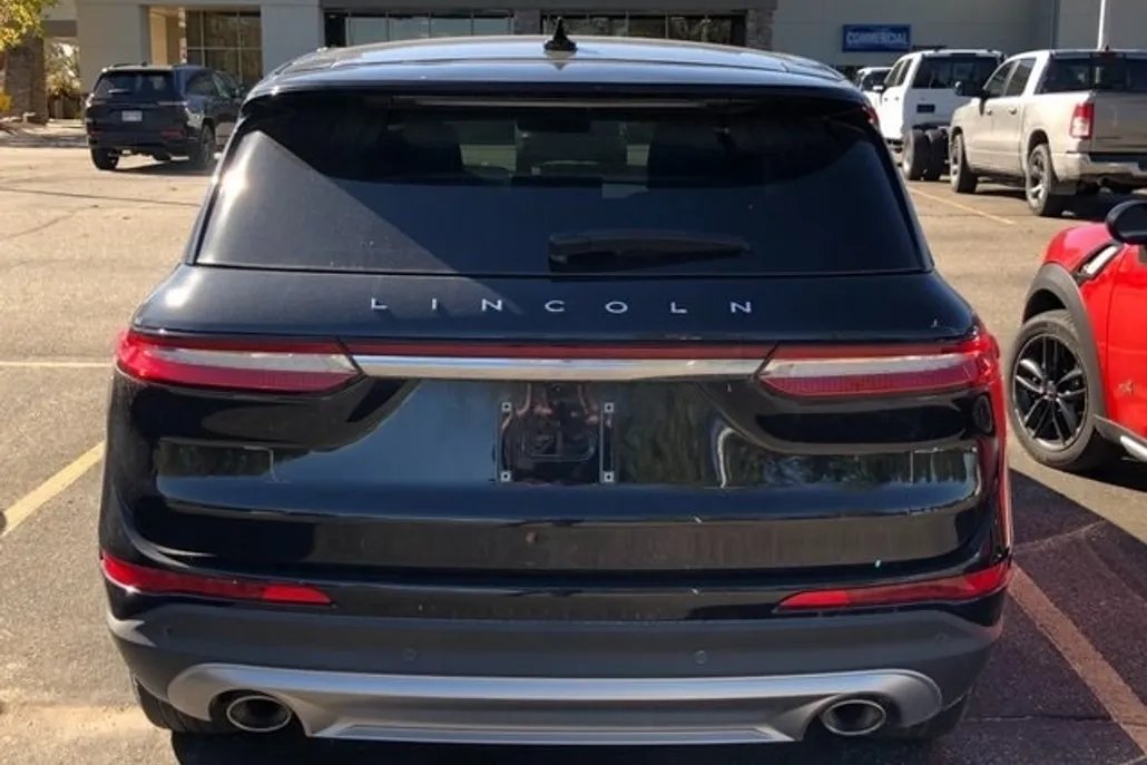 2023 Lincoln Corsair Standard photo 1