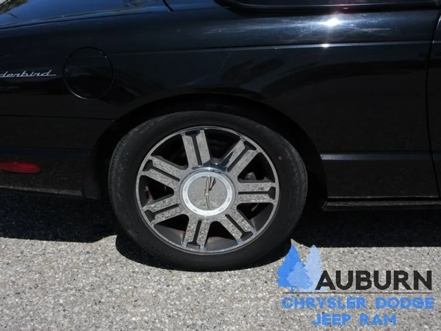 2004 Ford Thunderbird Base photo 1