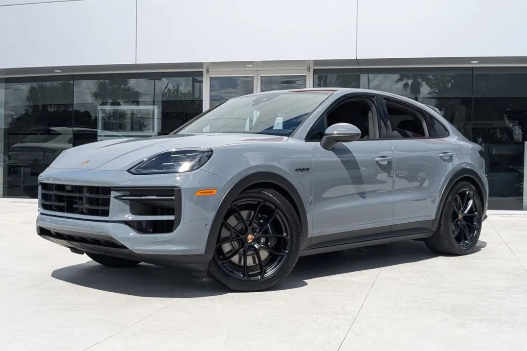 2025 Porsche Cayenne E-Hybrid Coupe S photo 1
