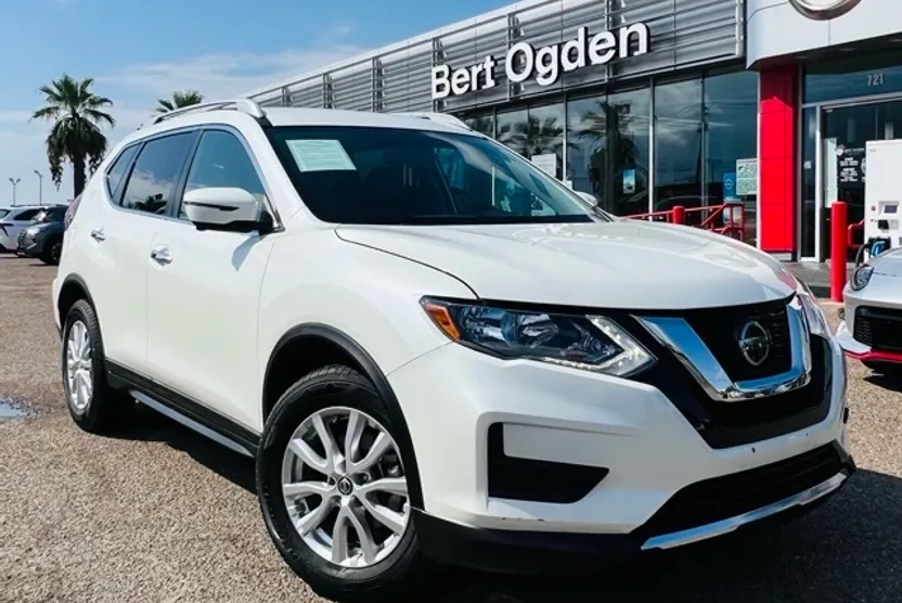 2018 Nissan Rogue SV photo 1
