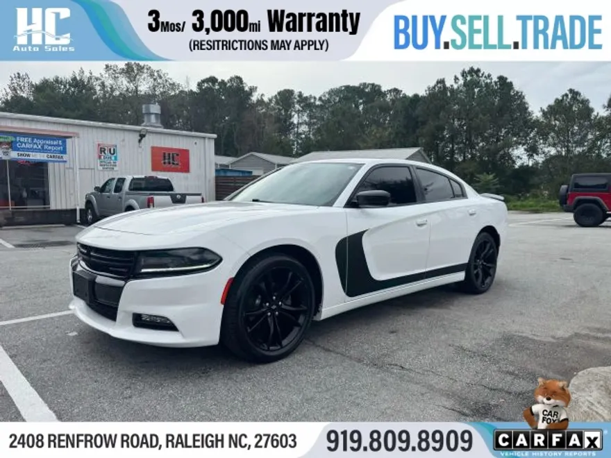 2017 Dodge Charger SXT photo 1