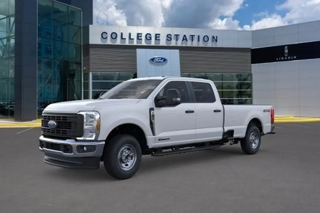 2025 Ford F-250 photo 1