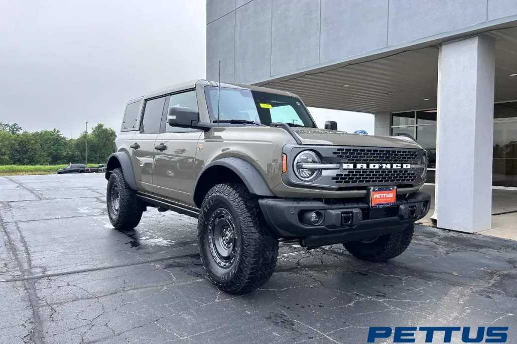 2025 Ford Bronco Badlands photo 1