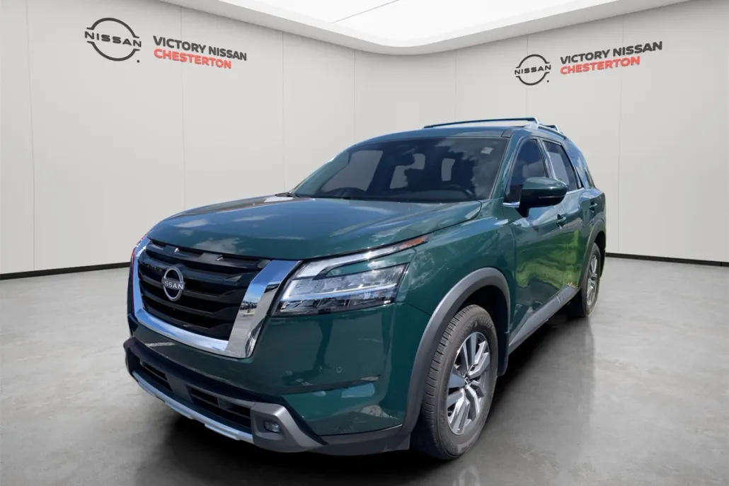 2022 Nissan Pathfinder SL photo 1