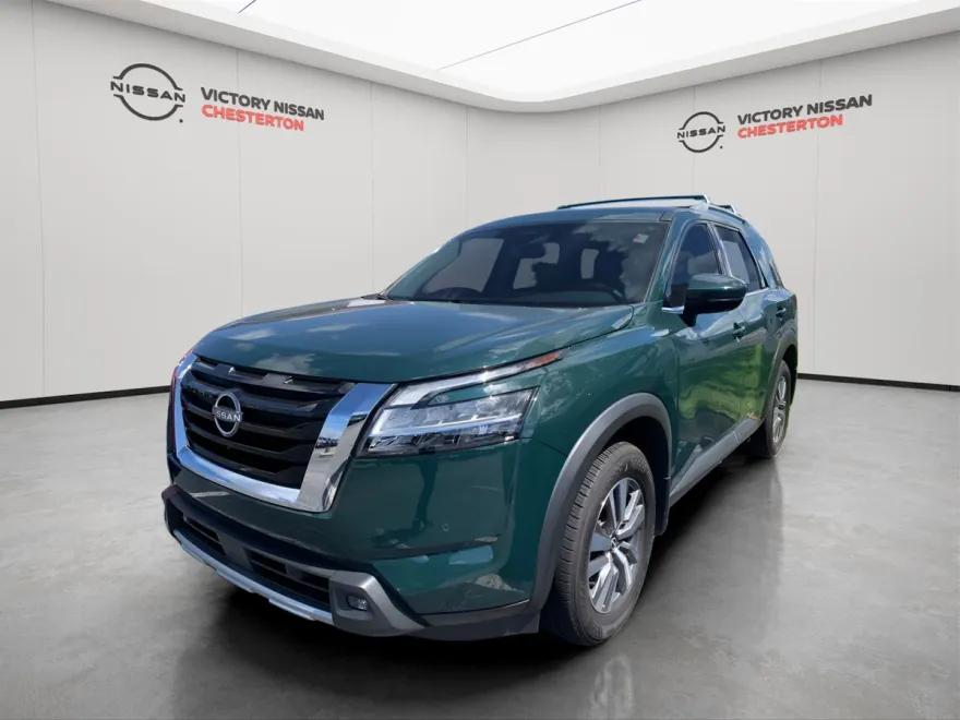 2022 Nissan Pathfinder SL photo 1