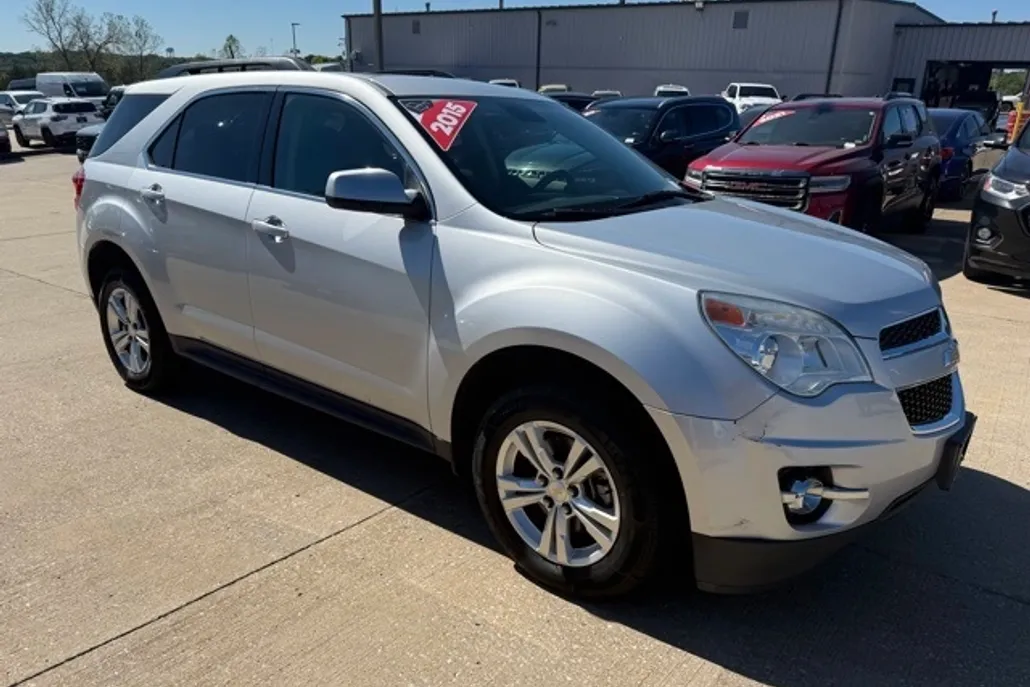 2015 Chevrolet Equinox LT photo 1