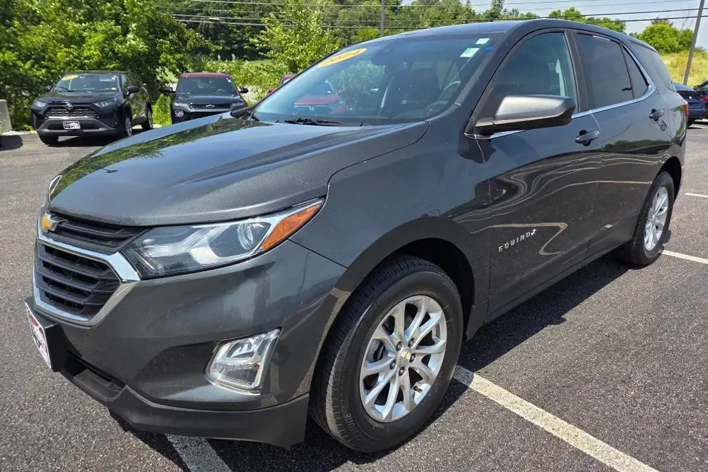 2021 Chevrolet Equinox LT photo 1