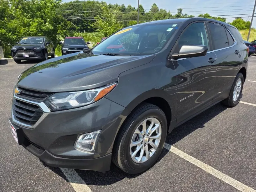 2021 Chevrolet Equinox LT photo 1