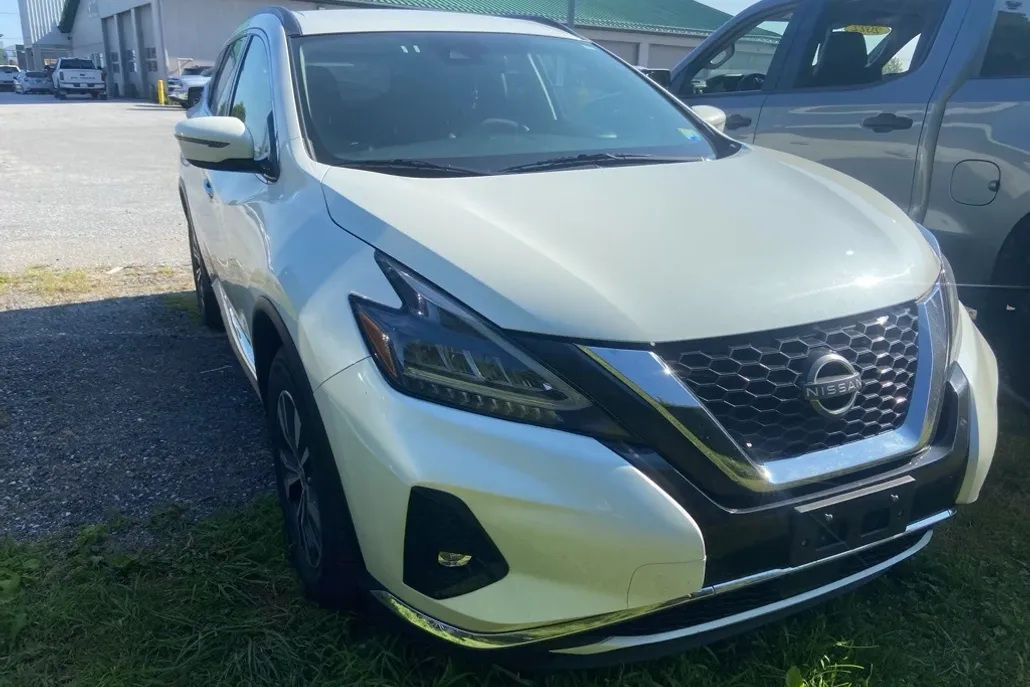 2023 Nissan Murano SV photo 1