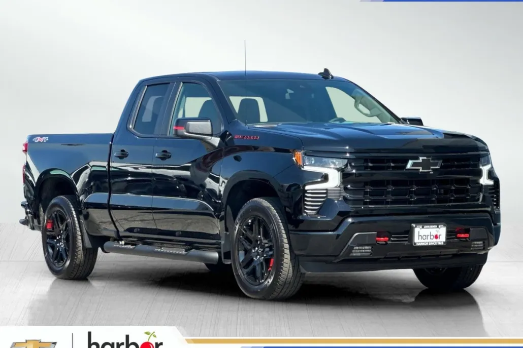 2025 Chevrolet Silverado RST photo 1