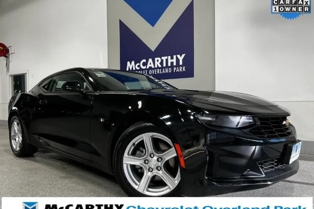 2022 Chevrolet Camaro 1LT photo 1