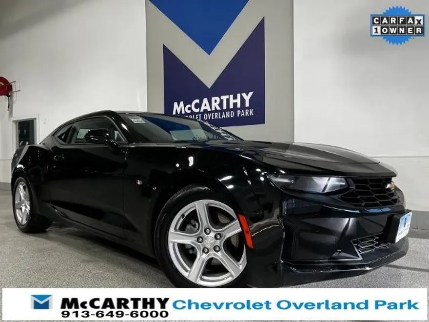 2022 Chevrolet Camaro 1LT photo 1