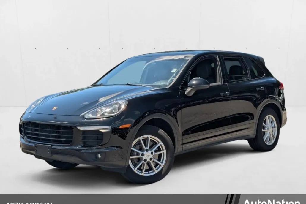 2016 Porsche Cayenne photo 1