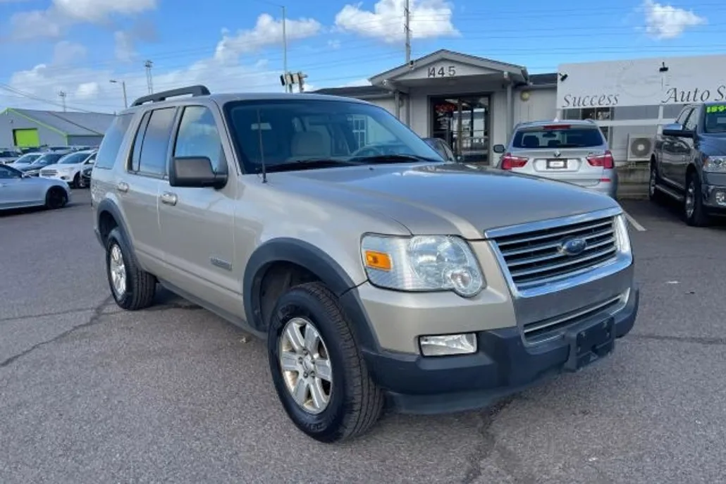 2006 Ford Explorer XLT Sport photo 1