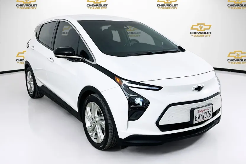 2022 Chevrolet Bolt EV 1LT photo 1