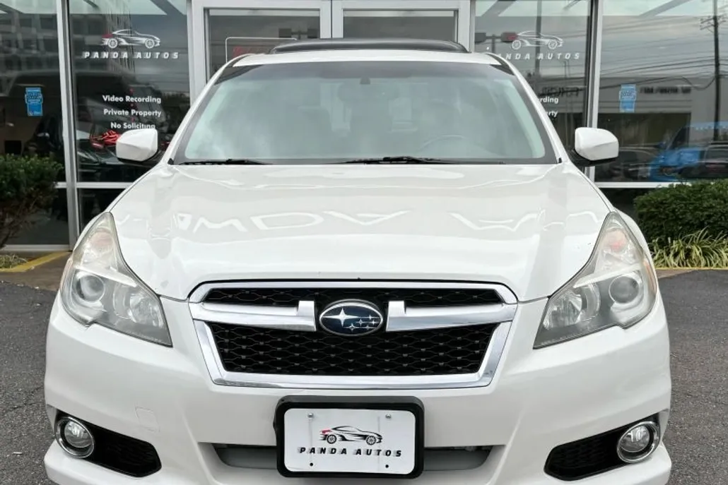 2014 Subaru Legacy 2.5i Limited photo 1