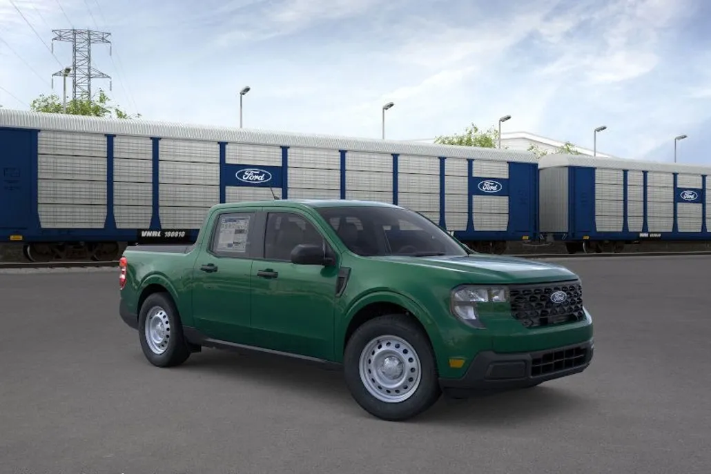 2025 Ford Maverick XL photo 1