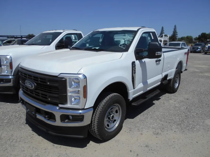 2025 Ford F-350 XL photo 1