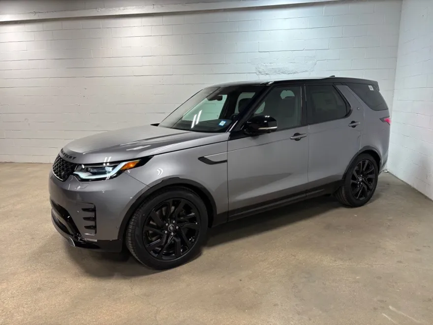 2025 Land Rover Discovery SE photo 1
