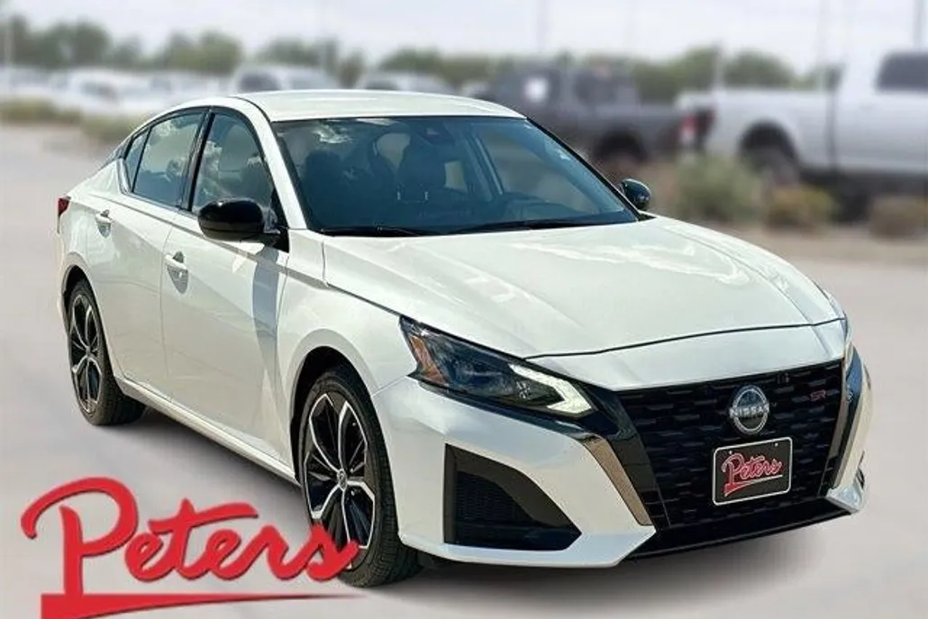 2024 Nissan Altima 2.5 SR photo 1