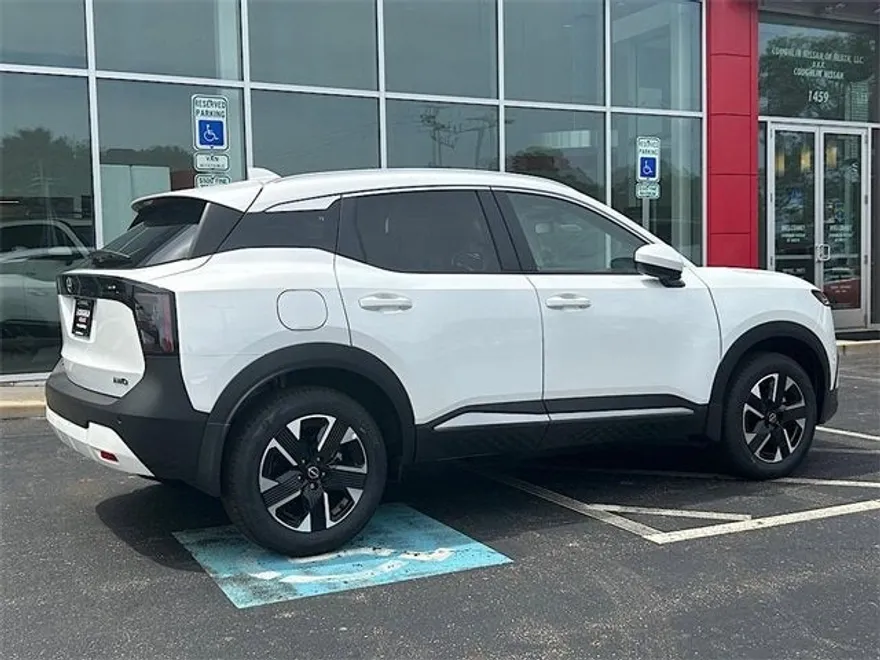 2025 Nissan Kicks SV photo 1