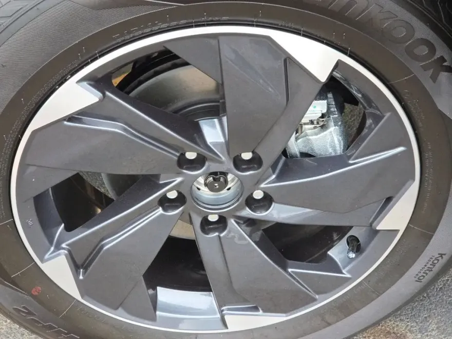 2026 Nissan Rogue SV photo 1
