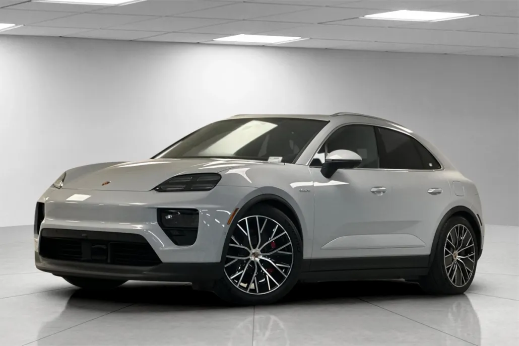 2025 Porsche Macan Electric S photo 1