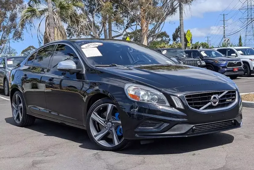2013 Volvo S60 T6 R-Design Platinum photo 1