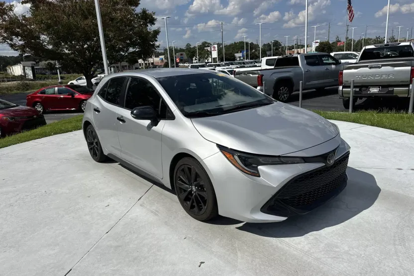 2020 Toyota Corolla SE photo 1