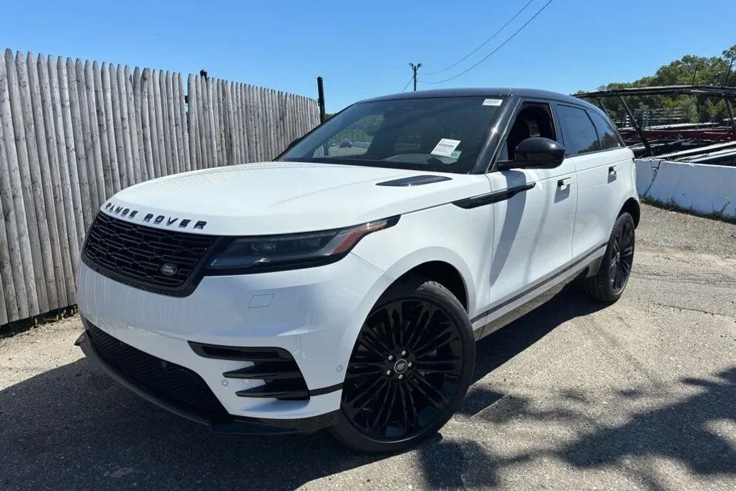 2026 Land Rover Range Rover Velar P400 Dynamic SE photo 1