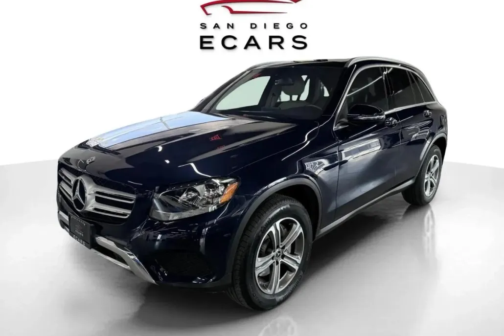 2018 Mercedes Benz GLC 300 4MATIC photo 1