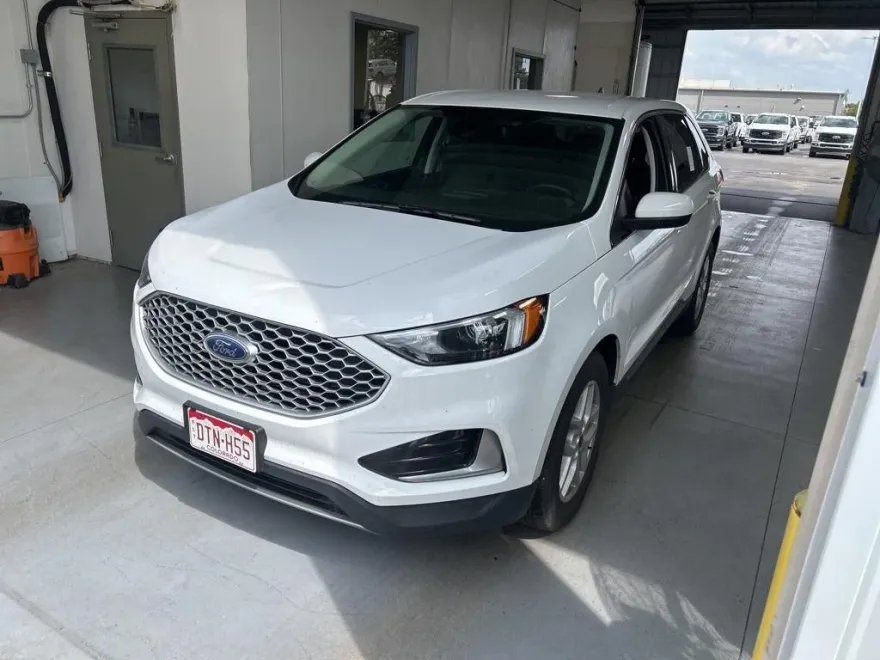 2024 Ford Edge SEL photo 1