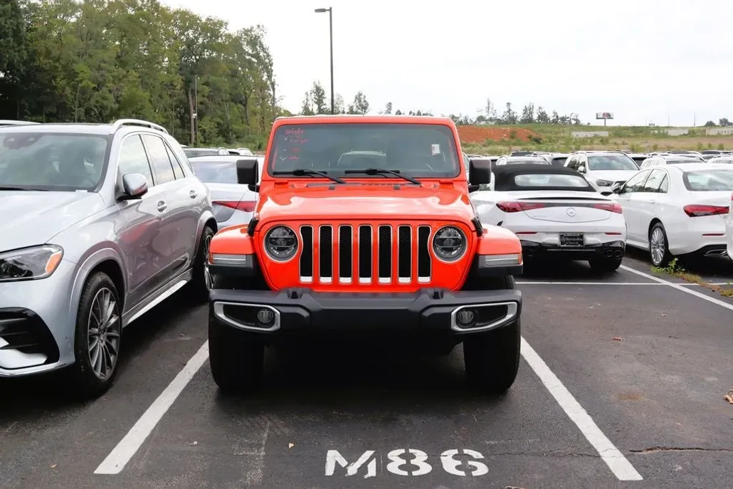 2020 Jeep Wrangler Unlimited Sahara photo 1