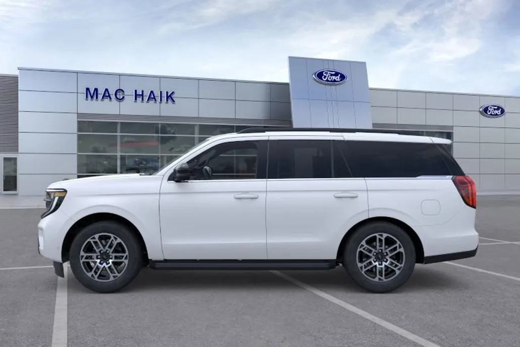 2025 Ford Expedition photo 1