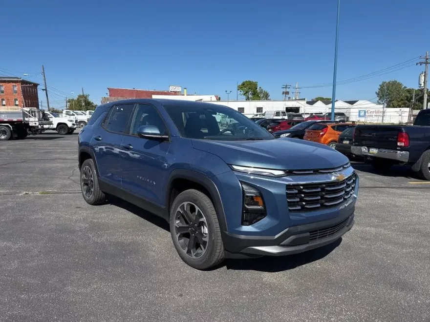 2026 Chevrolet Equinox LT photo 1