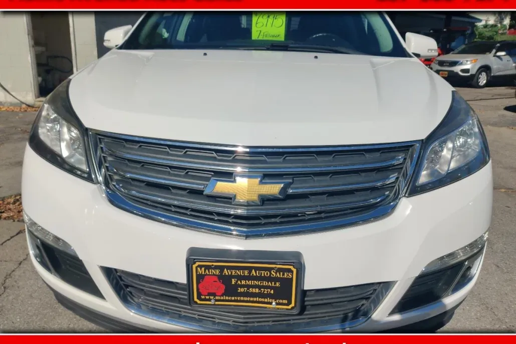 2017 Chevrolet Traverse 1LT photo 1
