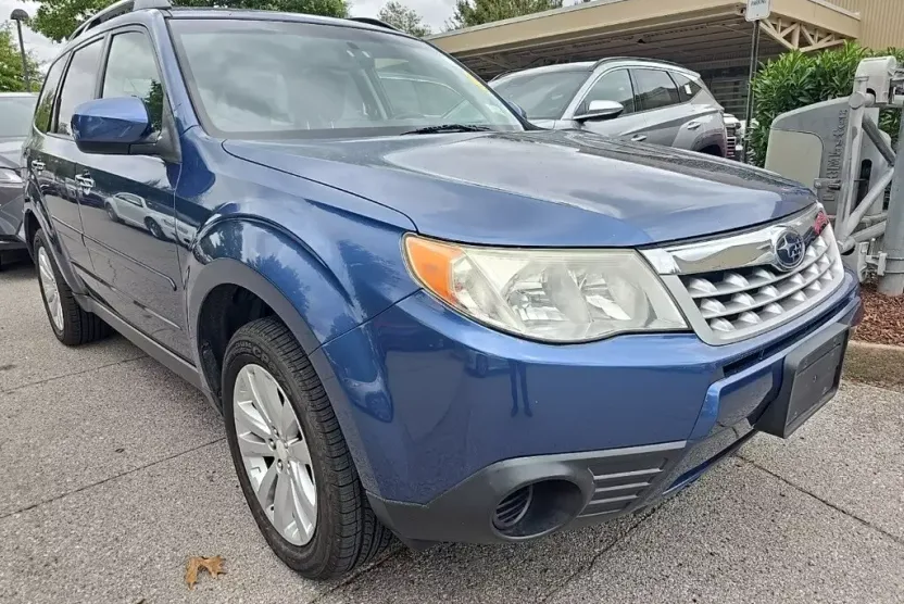 2012 Subaru Forester 2.5X Premium photo 1