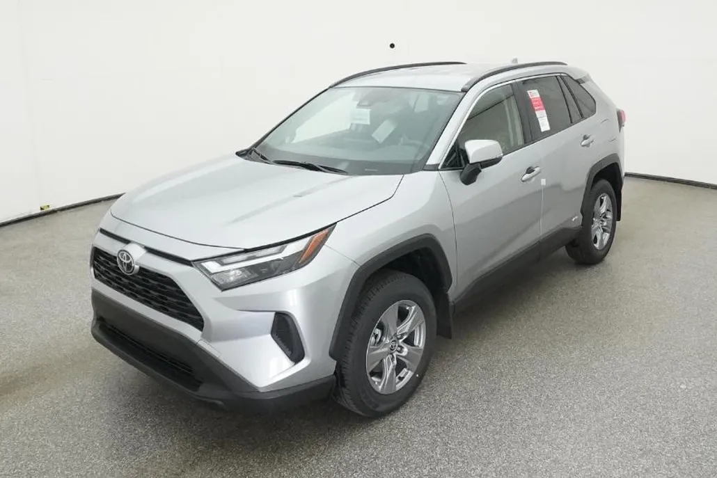 2025 Toyota RAV4 Hybrid LE photo 1
